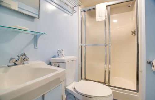 Deck and Grill, Walk to Beaches! Falmouth Retreat - Foto 19