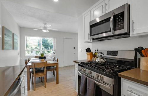 6th Haven, Arcade, King Bed, Games, 1 Mile to Beaches - Foto 5