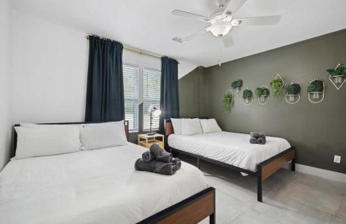 Tropical Oasis - Pool + Beach Volleyball + Firepit - Foto 34