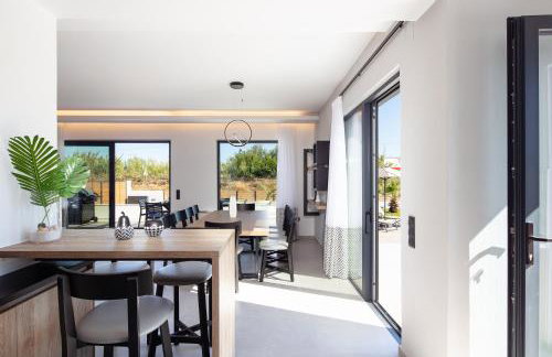 Sunnyside Villas, Just Steps to the Beach & Restaurants, By ThinkVilla - Photo 74