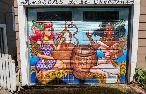 Southeast Portland Comfy & Eclectic Craftsman Home - Foto 47