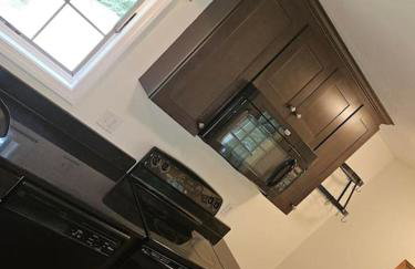 Adorable 1 bedroom with off-street parking - Foto 11