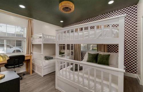 10 Minutes to Downtown with Jacuzzi, Pool Table, Ping Pong, and BBQ - Foto 16