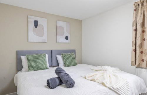 The Belvedere Stay - Free Parking, Spacious Garden, Super King Bed - Foto 24