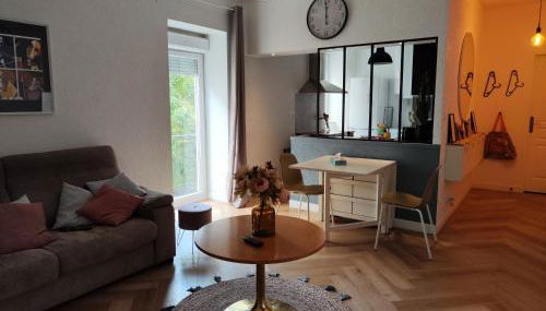 LE PETIT ANGLE APPARTEMENT 2 Pièces, plein centre ville, près de la gare jusqu'à 4 personnes - Foto 4