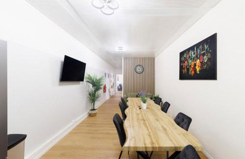 BIG New 7Rooms City Center APARTMENTS and Suites - Foto 30