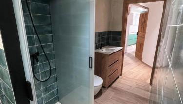 Cal Ganiveter - Foto 4, Shower