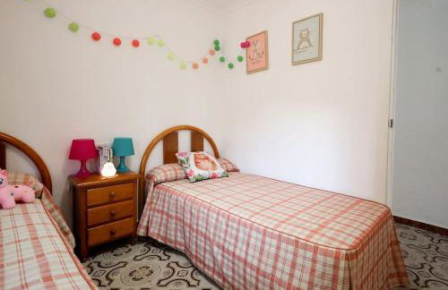 Cómodo chalet en la playa con gran patio exterior cerca del MET Y Campo de Golf - Photo 8