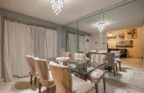 Townhome in PBG, king bed, pergola, BBQ & fire pit - Photo 15