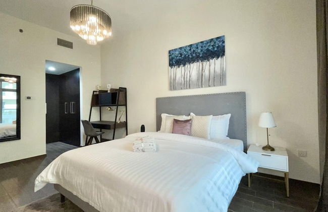 Elite LUX Holiday Homes - Spacious 2BR With Direct Metro Access in Al Furjan Dubai - Photo 15