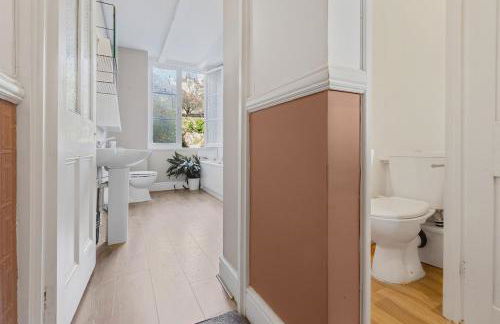 Ultra Luxury Central 2 BR Apartment By AltoLuxoExperience Short Lets & Serviced Accommodation With Free Wifi & Parking - Foto 28