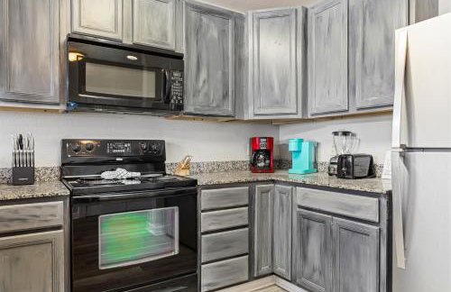 Eagles Landing 1BR Heaven - Photo 34