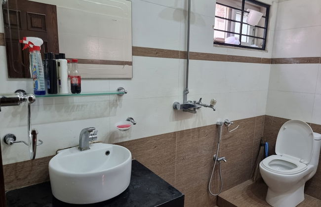 Impeccable 4-bed Villa in Gujrat - Photo 14