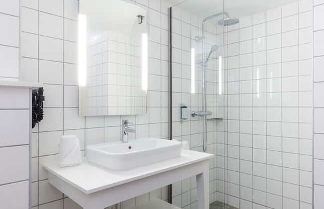 Dina Morgabine - Foto 15