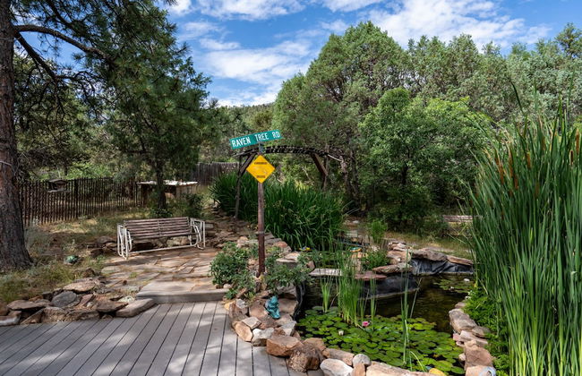 The House of 5 Porches - Photo 19