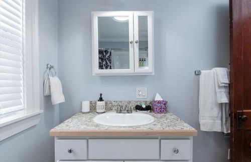 Fully-stocked Kitchen, AC, WiFi, WD, Near Baseball and Downtown - Foto 20