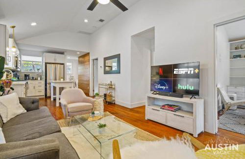 Pet Friendly East Cesar Chavez Home Near Downtown - Photo 5