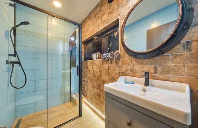 Luxe Timber Lodge & Pet Retreat - Photo 4