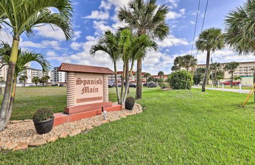Sunny Cocoa Beach Condo with Balcony and Pool Access - Foto 50