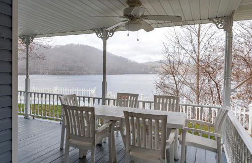 Secluded Lakefront Cabin with Private Dock on Lake Nantahala, Topton, North Carolina - Foto 12