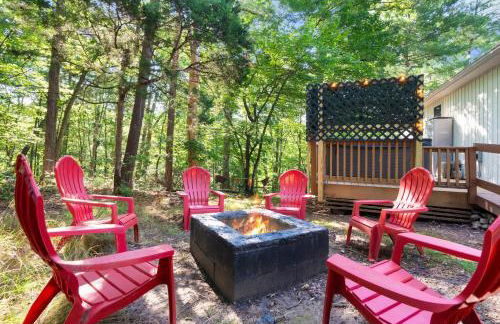 Cozy Retreat w Hot Tub Firepit & Grill near Bryce - Foto 13