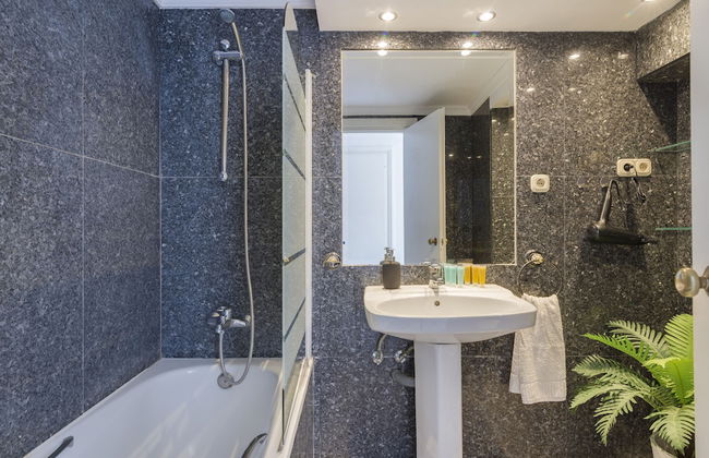 Skol Sea Views Apartments - Photo 75