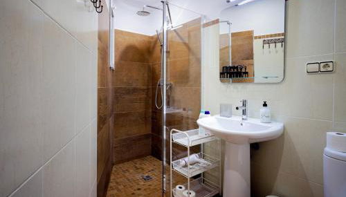 Cozy apartment near the center, Torres de Serrano - Photo 2, Shower