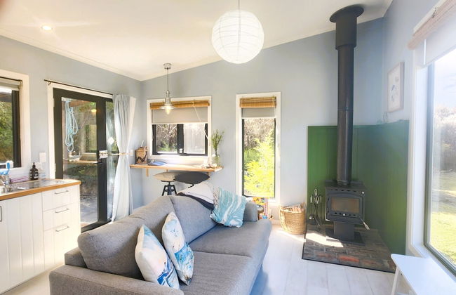 Flotsam Studio Accommodation - Photo 22