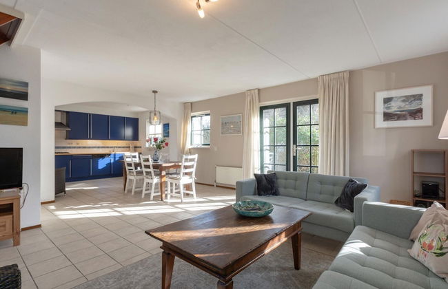 Beautifully Situated Luxury Villa on the Water - Foto 78