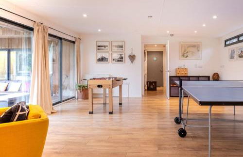 Stunning 6 Bedroom with Swimming Pool & Sauna! - Foto 71