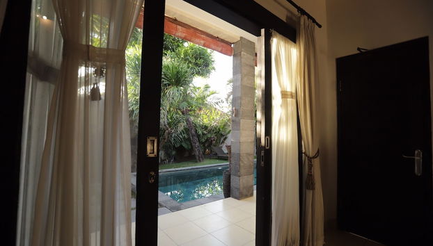 Kubu D'Bucu Legian - Foto 4, Habitación