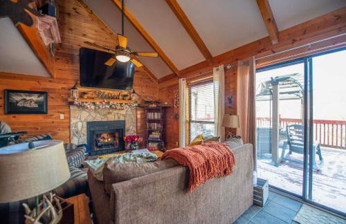 Hot Tub, Fire Pit and Lake Access! Almond Cabin - Foto 3