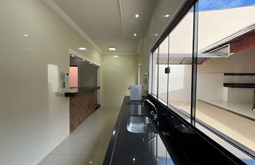 Espaçosa casa próxima ao Centro - Foto 55