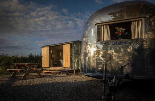 Ludlow Vintage Airstream - Photo 9