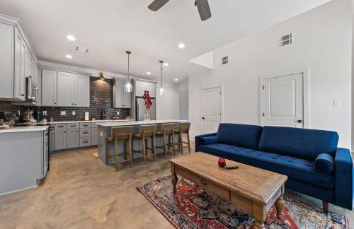 Basin House 2 King Beds 70in TV Fast WiFi - Foto 12