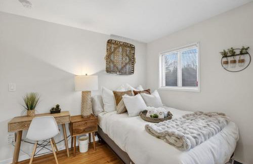 Stylish Hot Tub Retreat with Ping Pong home - Foto 9