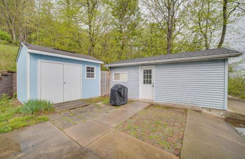 Watch the Sunrise at this Quaint Lake-View Cottage - Foto 30