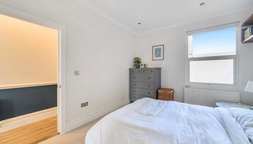 Entire Modern Apartment with Garden Near Underground Station - Foto 2