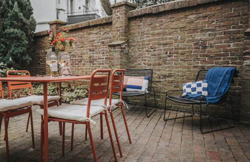 JOBOSTAYS - LINDEN Family Apartment Oldenburg - sehr geräumig 110m2 - Terrasse mit Gartenblick - voll ausgestattete Küche - 2 Bäder - Babybett - 10 Min zu Fuß zum Bahnhof - kostenloses WLAN - Parkplatz - kontaktfreier Check-In - Photo 53