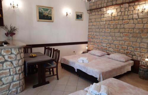 Apartments Zlosilo - Photo 2