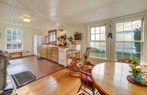 Rustic Oceanfront Mendocino Coast Cottage with Deck! - Foto 6