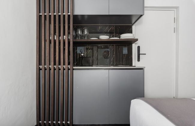 One Calais Luxury Apartments - Photo 41