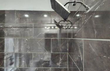 Two-Bedroom Home 25 min to NYC free parking-UNIT-2 - Foto 8