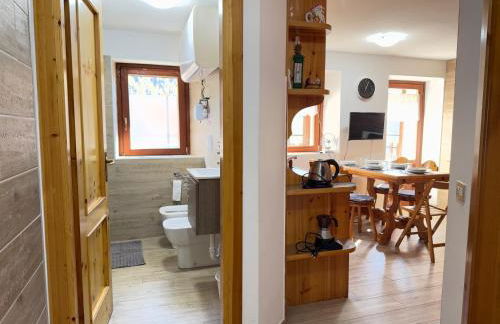 Near the Cable Cars with Views of the Lake - Foto 18