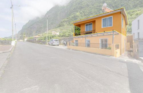 Coastal São Vicente Mountain & Sea View Hideaway with Free Parking - Foto 32