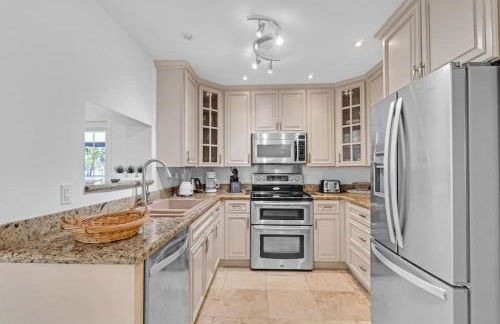 Stunning Hollywood Pool Home - Foto 14