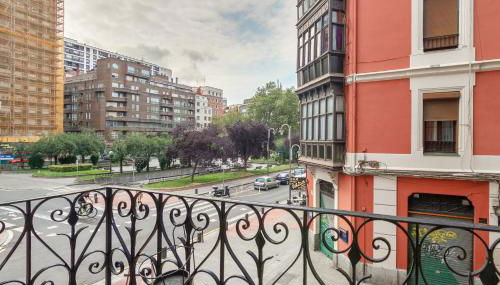 Muy Luminoso a 5 min del centro de Bilbao - Foto 3