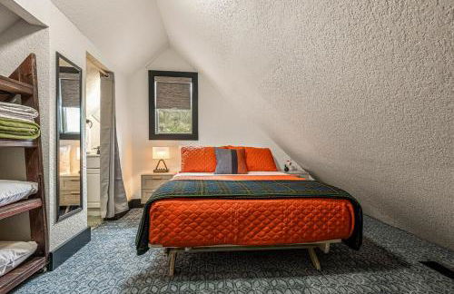 Modern A Frame Cottage - Photo 8