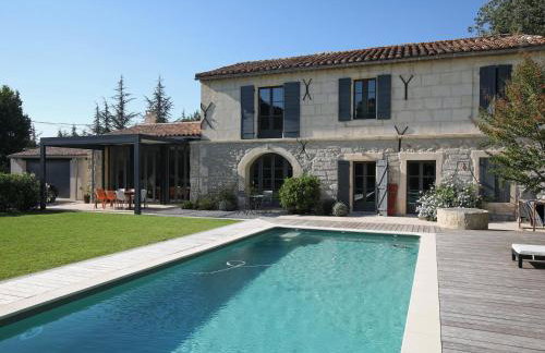 **Charmant Mas Rénové avec Piscine et Jardin au Cœur de la Provence!** - Foto 1