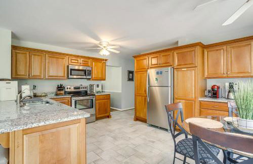 Brand-New Pool! Waterfront Bozman Village Home - Foto 14